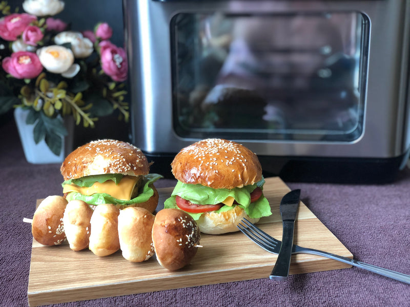 Làm bánh hamburger ngon như ngoài hàng chỉ với nồi chiên không dầu